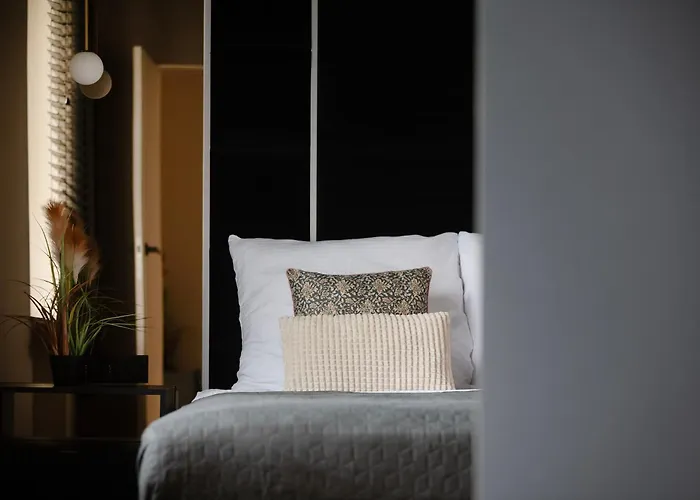 Easy Rent Apartments- Citycenter Place
